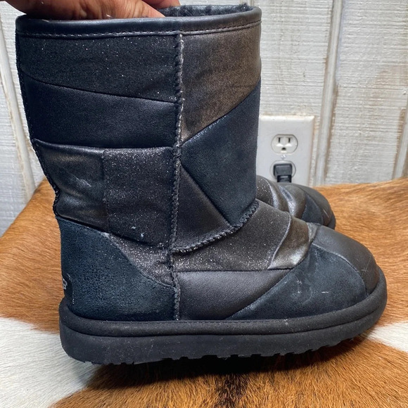 Womens UGG winter boots size 6 check them out very nice thanks 🙏 - Picture 3 of 8